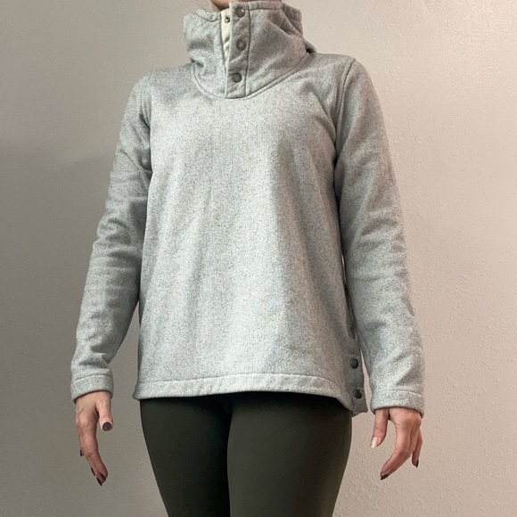 Lighter weight North Face sweatshirt - Picture 2 of 8